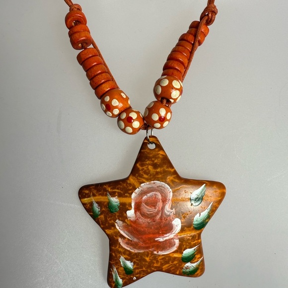 Brown Star Pendant Necklace - Picture 3 of 7